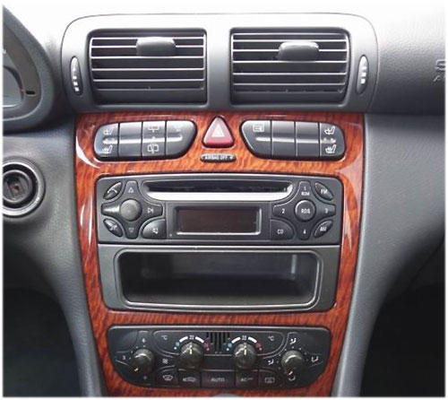 Mercedes-Benc-C200-Radio-2003