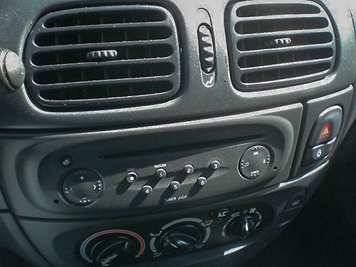 Renault-Megane-Radio-2002